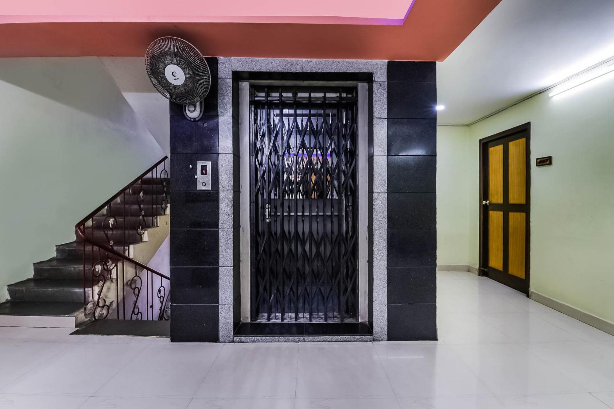 Hotel O K S N Residency Pedda Waltair Exterior foto