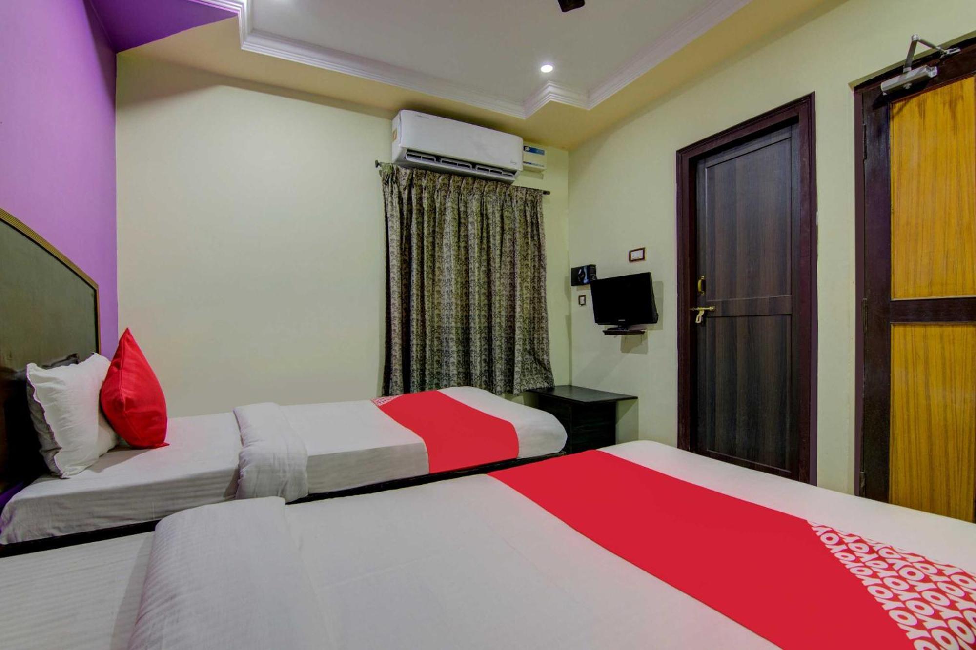 Hotel O K S N Residency Pedda Waltair Exterior foto